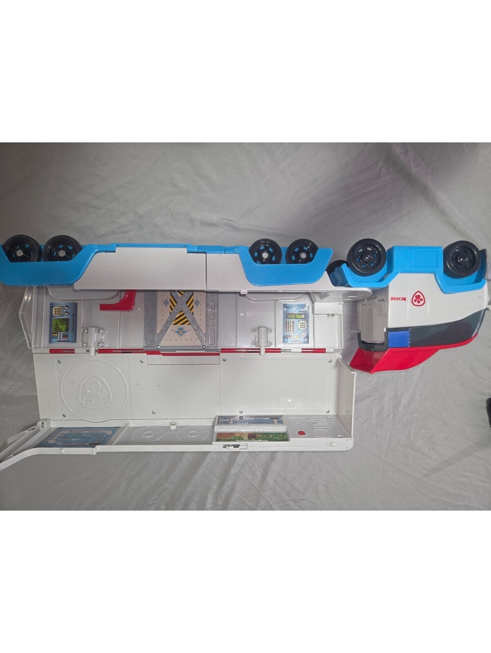 PAW Patrol Mission Cruiser Mobile Command Center Truck Large Playset